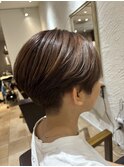 【ナチュラルブラウン×刈り上げショート】