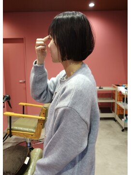 ハウディー(howdy.) 丸みボブ×レッドブラウン