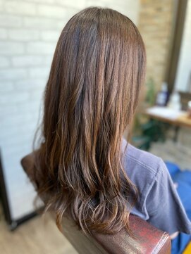 アトリエナガノ(atelier nagano) ニュアンスカラー/センターパート/ツヤ髪スタイル/ブルージュ