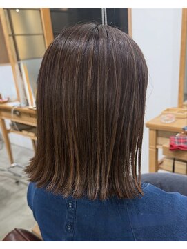 ラメル(RAMEL) 白髪ぼかしナチュラルハイライト＋切りっぱなしボブ