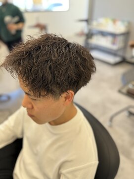 アイスプロドバイブルーム 木更津店(ice prod by bloom) MEN’S HAIR/サーフカール/刈り上げセンターパート/木更津