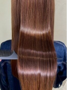 【美髪革命】が起きる！髪質改善の縮毛矯正であなたの理想を実現し、乾燥や湿気に負けない最上級の艶髪に◎