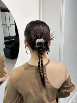 アオ(AO。) カチモリヘア/カチモリシニヨン/編み下ろし/三つ編みアレンジ