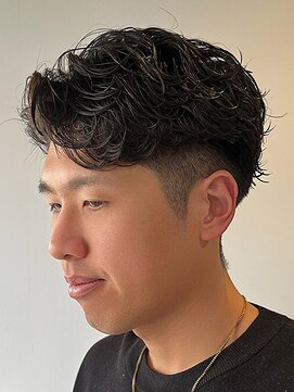 エリマ 横浜西口(elima) ニュアンスパーマの七三フェザーショートで好印象◎