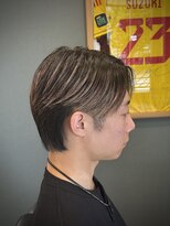 レオヘアワークス(LEO HAIR WORKS) センターパート くびれ 前下がり 新潟バーバー 床屋新潟