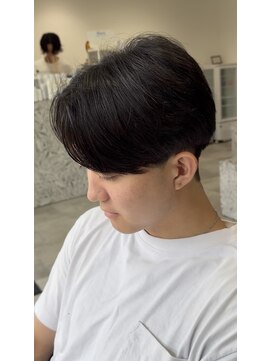 レボ(Revo) 毛流れセンターパート