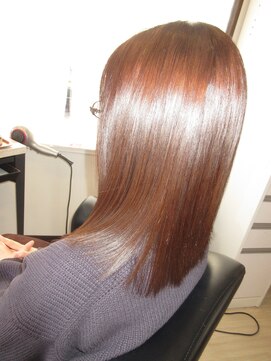 コア フィール ア デイ(COIFFURE A DAY) 【見附今町M3D】艶々美髪