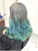 インスタで話題毛先ブルーブリーチWカラーインナーカラー