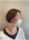 大人可愛いインナーカラー・ぱつっとボブ