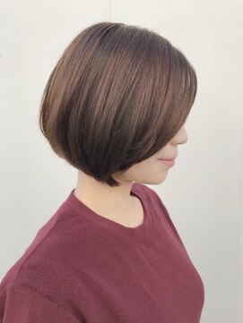 ルーファス メグロ(Ruufus Meguro) 30代/40代/50代・絶壁解消・小顔前下がりショートボブ