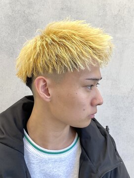 ルースト 西院店(ROOST) イエローゴールド/ジェットモヒカン/フェード