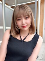 アフロート ディル(AFLOAT D'L)&nbsp;20代ぎりぎり結べる切りっぱなしボブ/タッセルカット/金髪ボブ