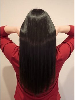 人気の秘訣はダメージレスな薬剤☆しっかりストレートなのに、ナチュラルな仕上がりに♪