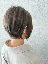 コモドルポ(comodo rupo)&nbsp;似合わせカットショート・アッシュベージュ