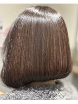 アンジー(Angee)&nbsp;丸みがきれいな、ツヤ感たっぷりの大人ボブ