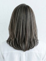 と和×美髪クリニック 巣鴨店 白髪ぼかし&小顔かき上げミディアム・グレージュ