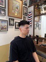 カムレイド フォー ライフ(COMRADE 4 LIFE) メンズカット、ミドルフェード