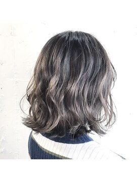 カルラ(Karra) アッシュブラウンハイライト