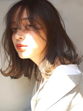 アトリエ フェム(atelier.fem) ナチュラルでラフなミディヘア