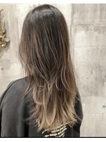 ビスポーク(BESPOKE)&nbsp;大人可愛い伸びかけバレイヤージュのオンカラー