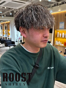 ルースト 渋谷店(ROOST) ツイストスパイラル×ホワイトハイライト