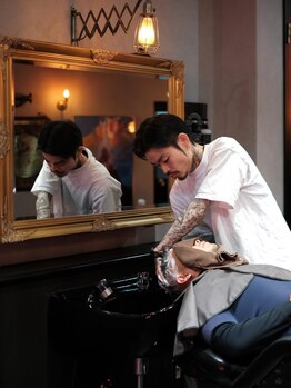 ステディ(STEARDY)の写真/メンズヘアをとことん追求したスペシャリストがマンツーマンで担当。髪質・骨格等を見極めて丁寧にカット。