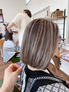 ブランチ(branch) すじ感！コントラストたっぷり！バレイヤージュ♪