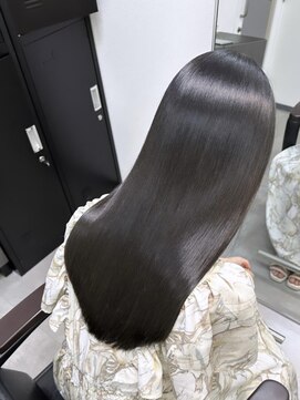 シンカ(shinka) アッシュグレーカラー＋髪質改善ストレート