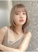 渋谷ブリーチダブルカラーレイヤーカットホワイトブロンドカラー