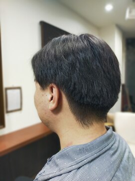 落ち着いたツーブロック