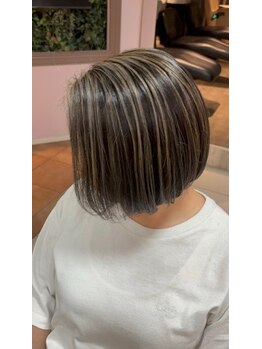 デュデュ フィガロ(DOU*DOU FIGARO)の写真/2週間で気になる白髪を気にならないオトナ女性のためのデザインカラー[白髪ぼかし/白髪ぼかしハイライト]