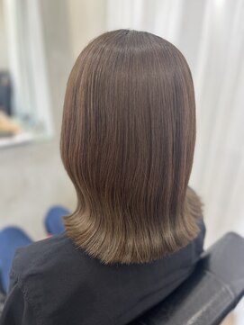 ヘアーサロン トランク(TRUNK) 柔らかベージュ