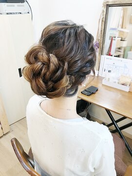 ロカット サロン(Roquat Salon) ロングシニヨンアレンジ【ヘアアレンジ　立川/立川南/八王子】