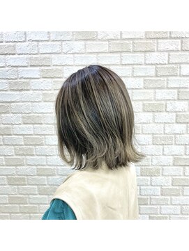 ヘアサロン キュー(hair salon Q) カーキバレイヤージュ