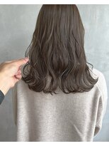 キチ(kichi.)&nbsp;[kichi.] ミディアム×くすみベージュ