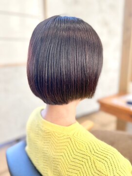 ポルム パプリカ(polum paprika) ツヤ髪ナチュラル黒髪暗紙ミニボブ小顔大人可愛い