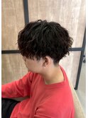 波巻きパーマツイストスパイラルマッシュツーブロック刈り上げ