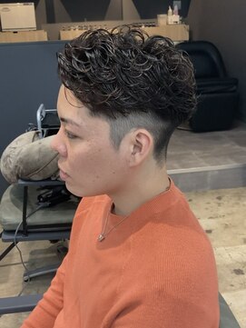 アロー 船橋店(AROH) MEN’S HAIR/ブルーブラック/フェザーパーマ/船橋