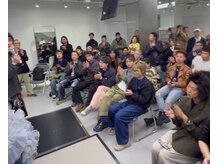 アリー(ally)の雰囲気（全国、世界の美容師さんにカットやブリーチのやり方を教育）