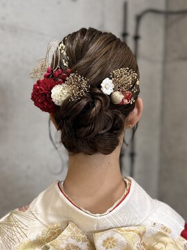 ヘアメイク ゼロ(0) シニヨン