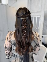 カシュカシュ 表参道(cache cache) ハーフアップアレンジ結婚式参列お呼ばれヘアセット編みたらし