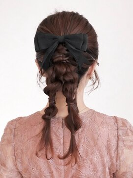 キリ 逗子(kiri) 逗子葉山ヘアメイクツインテールヘアセット編みおろし結婚式R23