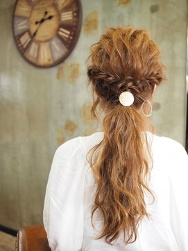 ノエル ヘアー アトリエ(Noele hair atelier) ツイスト×波ウェーブ×ルーズアレンジ