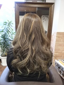 ヘアデザイン ヴォワール(hair & design voir) イルミナ×ハイライト×おすぎ