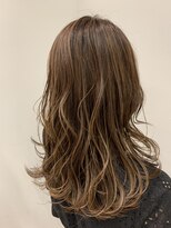 エスカーラ 表参道(THE ESCALA)&nbsp;ハイライトカラーで立体感ミルクティーベージュ【タビラマユミ】