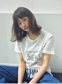 大人かわいいくびれミディラベンダーインナーカラー