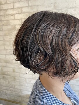 アン ココン(un.cocon) 【un.cocon 吉祥寺】大人女性  ショートボブ　ウェーブ♪