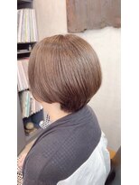 オト(oto) ショートボブ シルキーベージュ