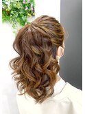 華やかポニーテールのヘアセット