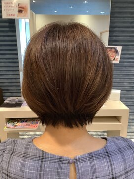 ヴィヴァーチェイルソーレ(VIVACE ilsole) 大人可愛い切りっぱなしひし形レイヤーカットモカベージュ